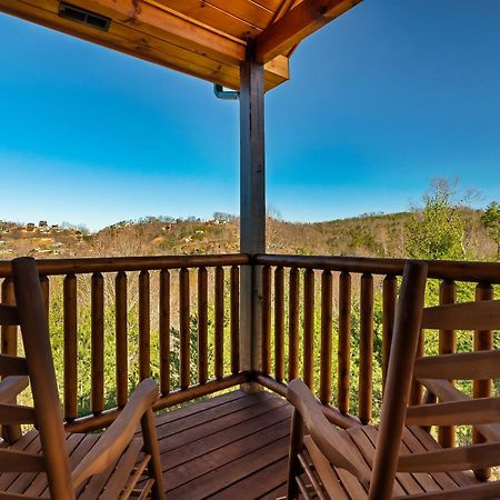 Full Equipped Cabin With A Pool And Game Room Smokies Views Gatlinburg Luaran gambar